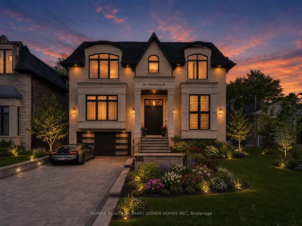 205 Northwood Dr, Toronto, ON M2M 2K5