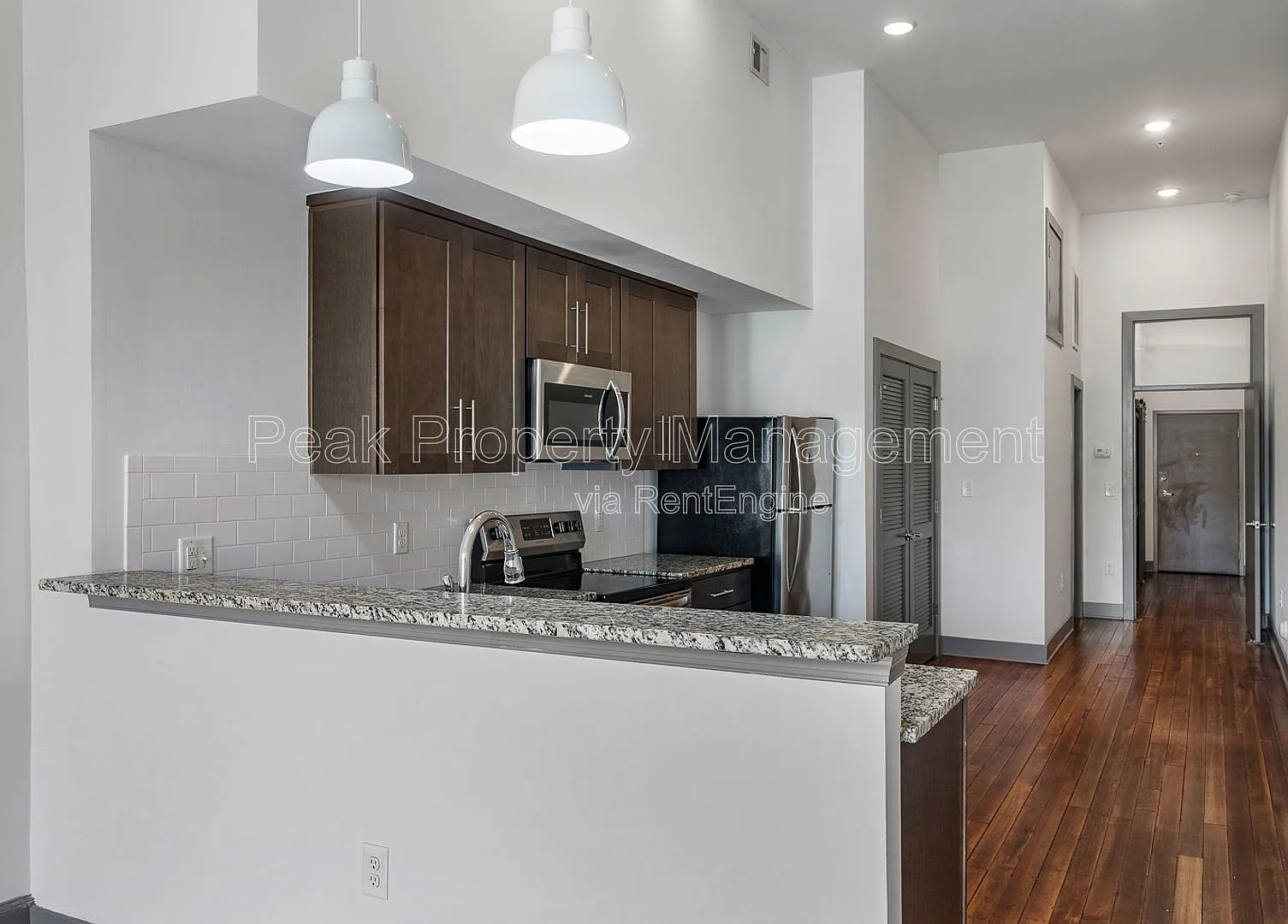 1 bed, 1.0 bath, 686 sqft, $1,175 — Photo 2