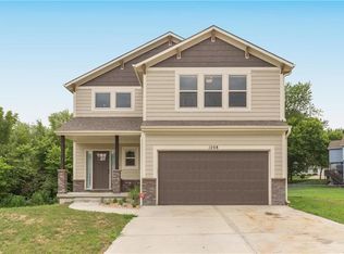 1208 Faulkner Dr, Pleasant Hill, MO 64080