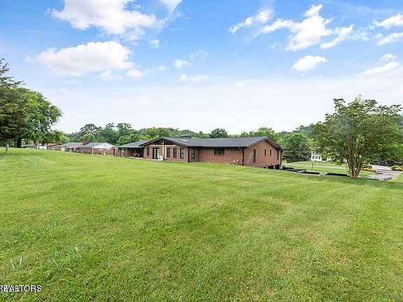 4th image of 1718 River Shores Dr