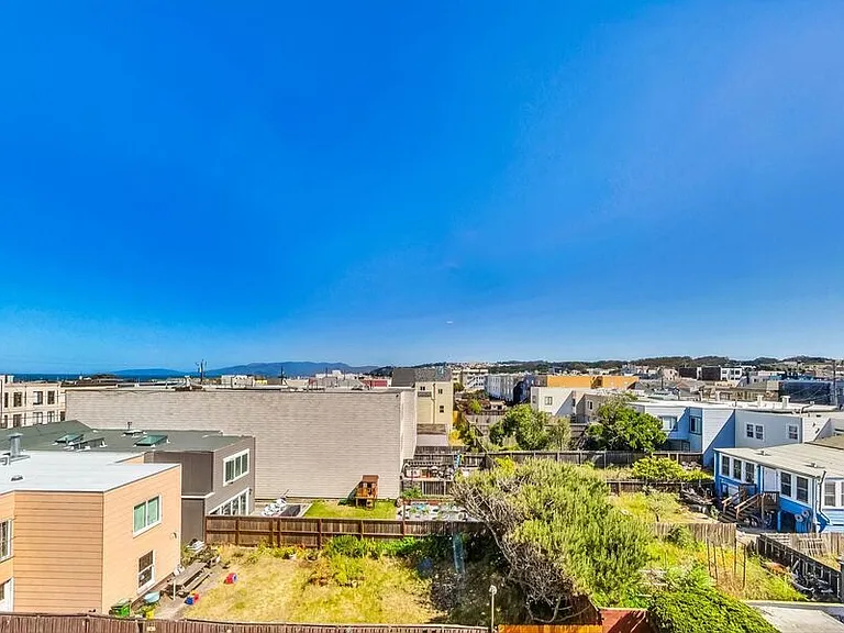 4350 Kirkham Street — Photo 12