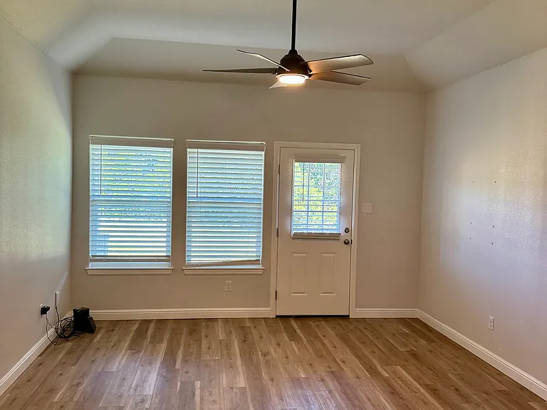 2817 Steepleridge Cir — Photo 5