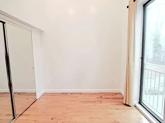 Rented by Compass | media 33