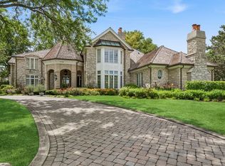 1719 Midwest Club Pkwy, Oak Brook, IL 60523