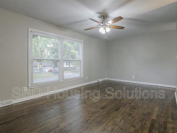 4th image of 13126 Ashland Ave