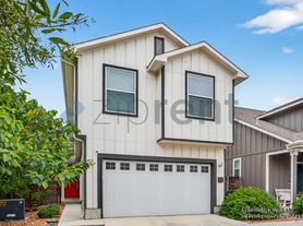 1511 E Sandalwood Ln