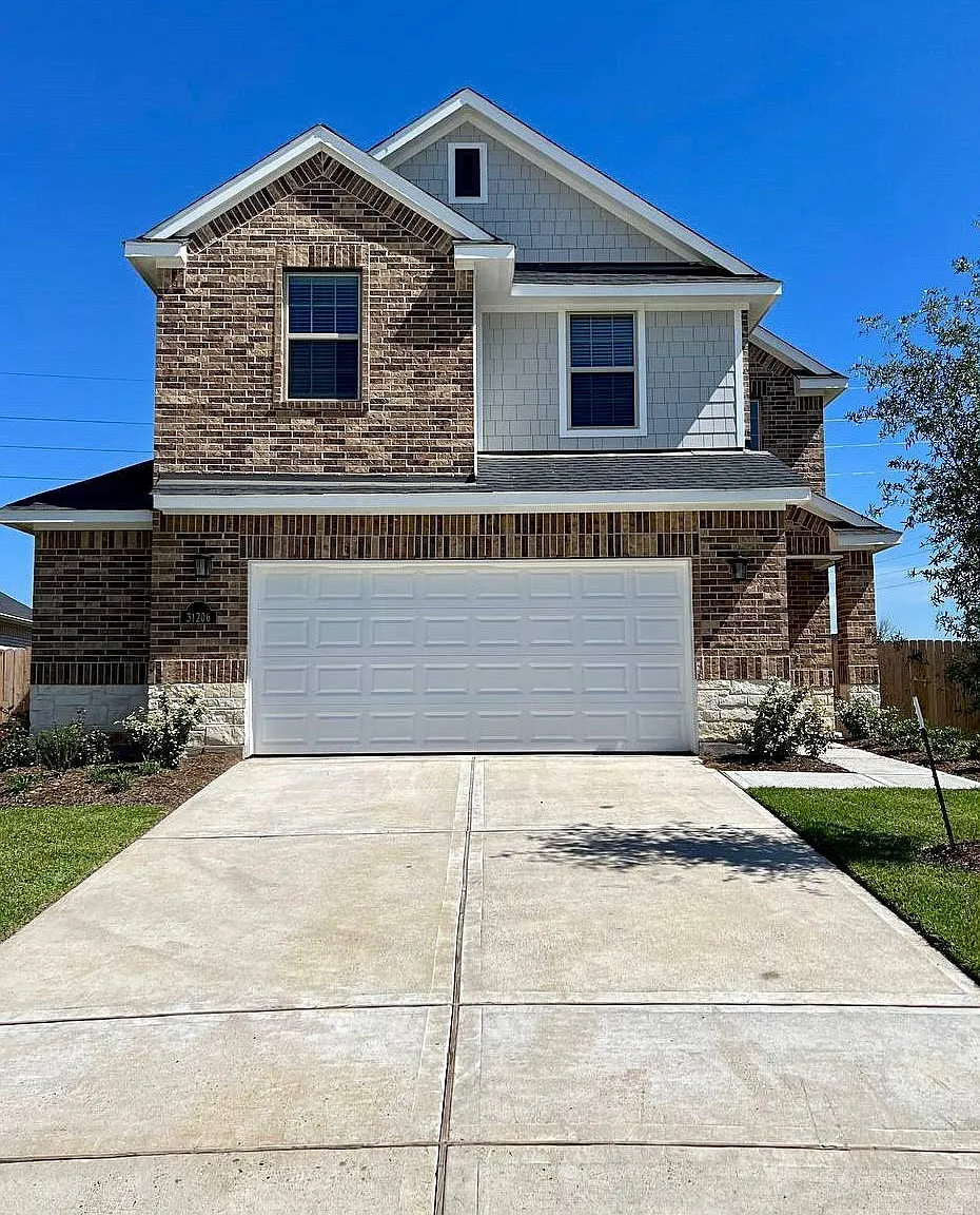 5 bed, 4.0 bath, 2573 sqft, $2,750 — Photo 1