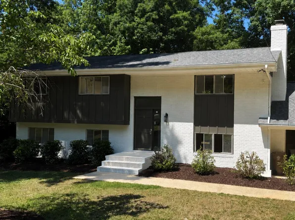 908 Tanglewood Dr, Cary, NC 27511