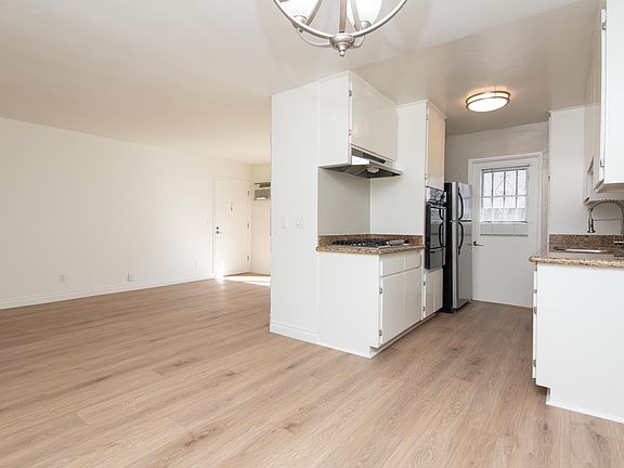 3rd image of 3646 Mentone Ave APT 3