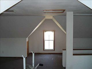4th image of 474 Hager St