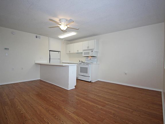 3rd image of 683 Nautilus Ct Unit 213