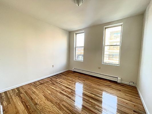 4th image of 14-34 28th Ave #2T