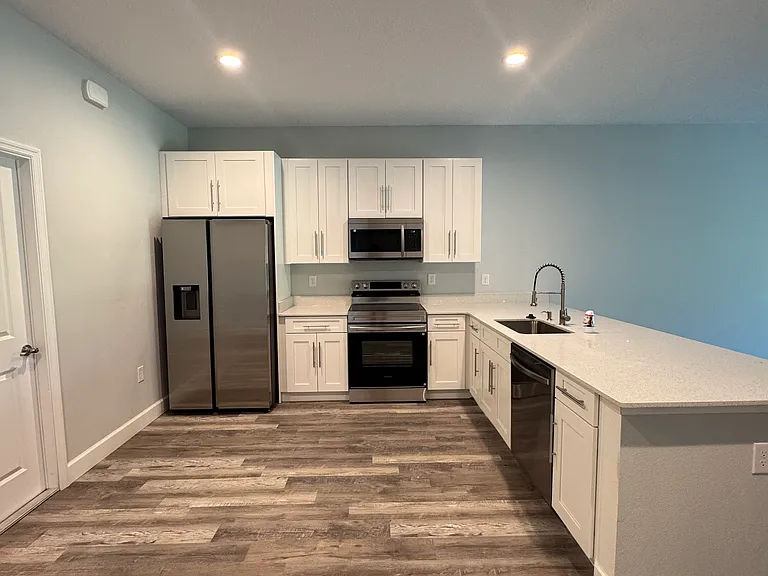 10085 Amicola St #10085 — Photo 21