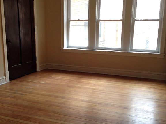 3rd image of 4011 N Lowell Ave #G