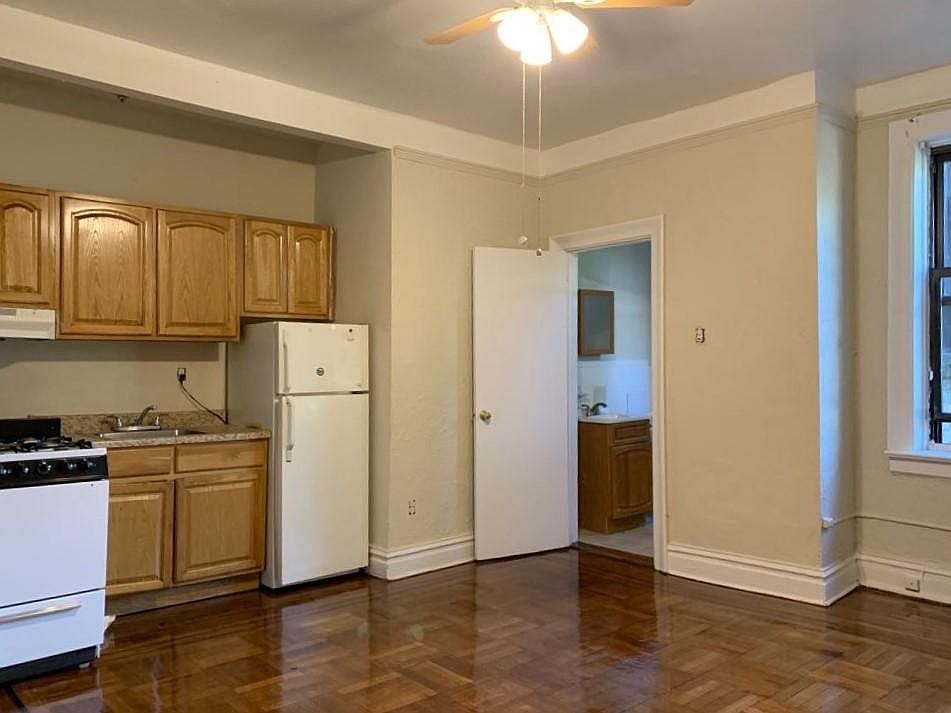 2nd image of 325 Cherry St APT 112
