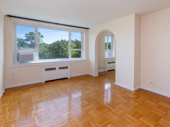 5355 Henry Hudson Parkway West image 4 of 15