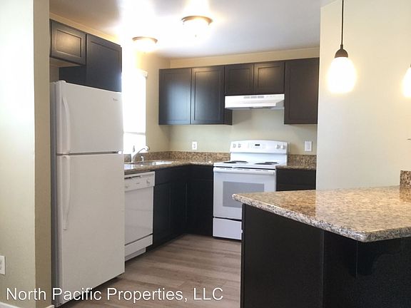 3rd image of 21607 30th Ave S APT 3