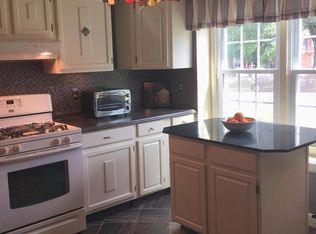 14820 Emberdale Dr, Woodbridge, VA 22193