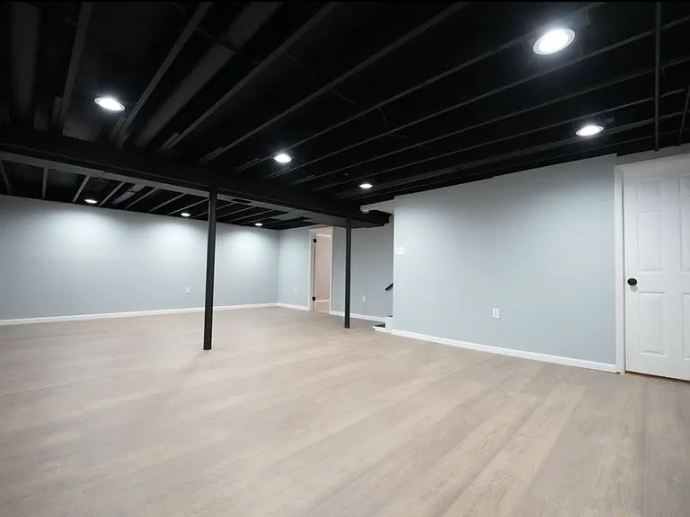 647 Bismark Ave — Photo 21