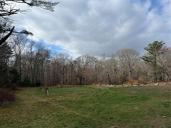 2nd image of 511 Weaver Hill Rd