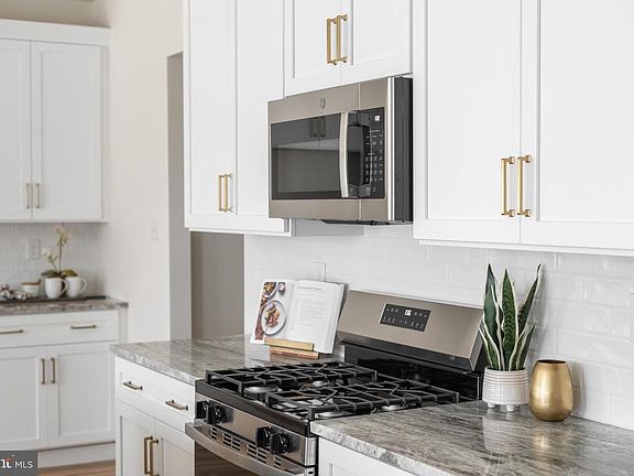 3rd image of 156 Bancroft Rd