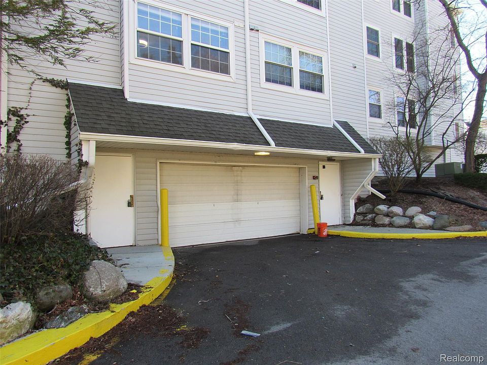 3565 Port Cove Dr Apt 63, photo 3