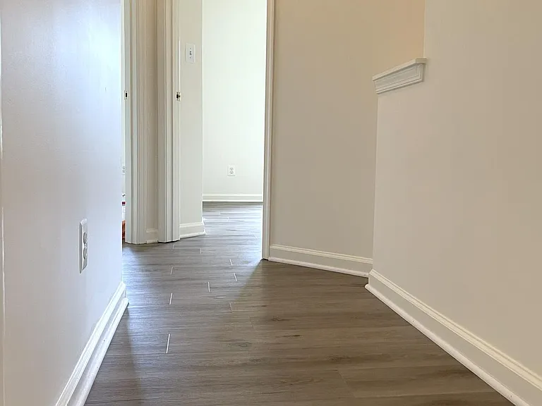 2540 Banshire Dr — Photo 36