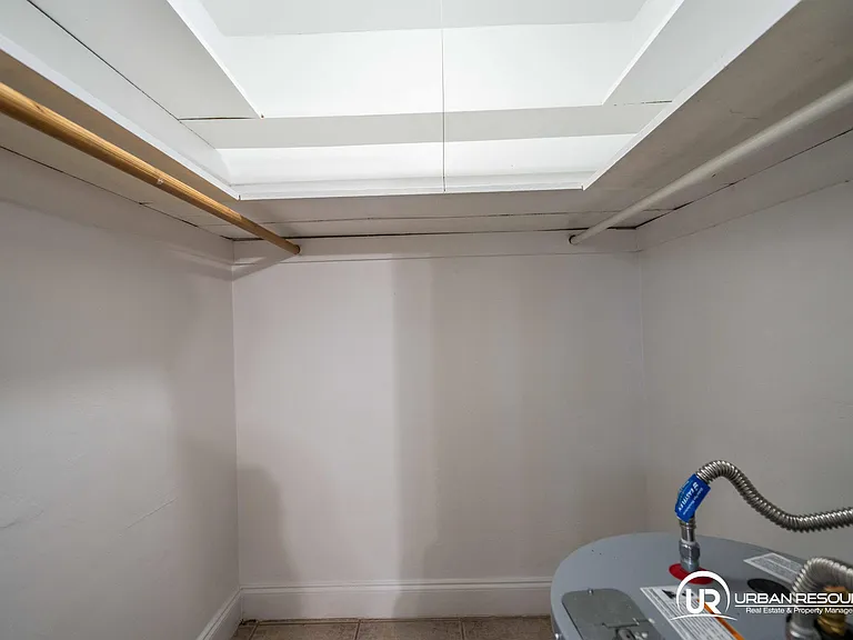 715 NE 6th St #9 — Photo 13