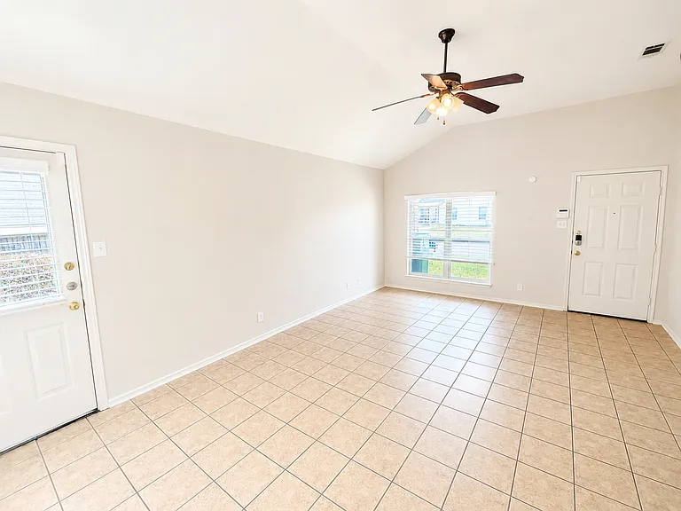 320 Jeff Gordon Dr — Photo 4