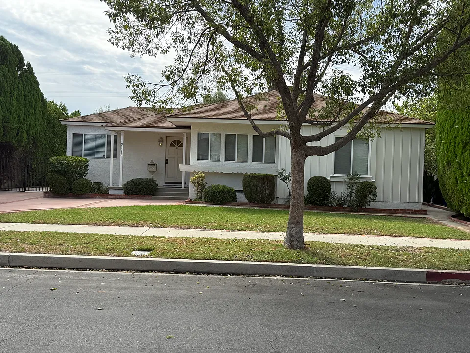19126 Jovan St