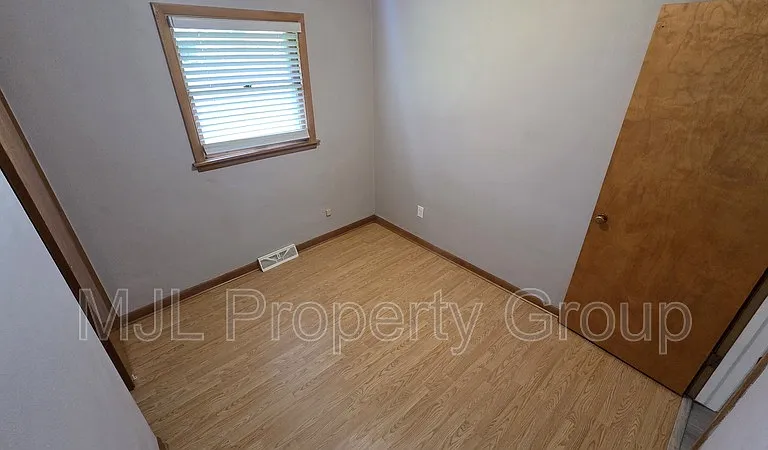 1512 Robeson Ave — Photo 9