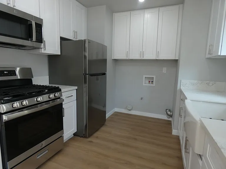 14327 Christine Dr — Photo 6