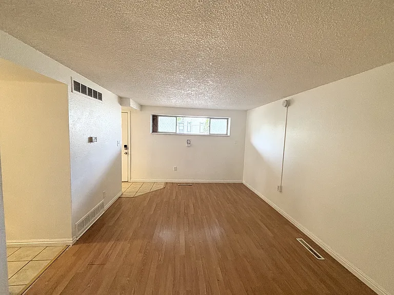 615 E 700 S — Photo 16
