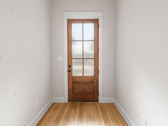 3rd image of 497 Combine