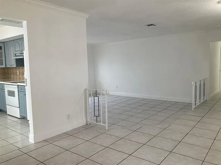 6230 SW 4th Pl — Photo 11