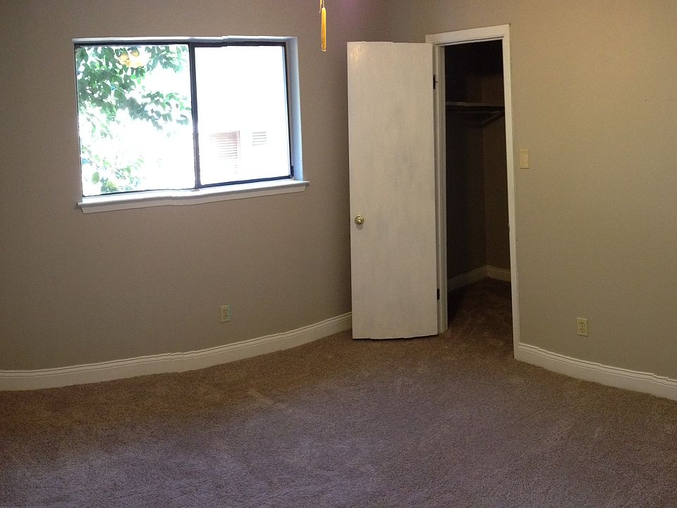 2nd image of 2712 Deeringhill Dr