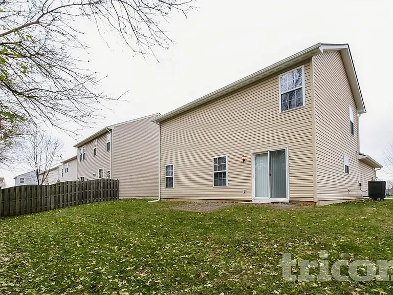 1329 Lake Meadow Dr — Photo 15
