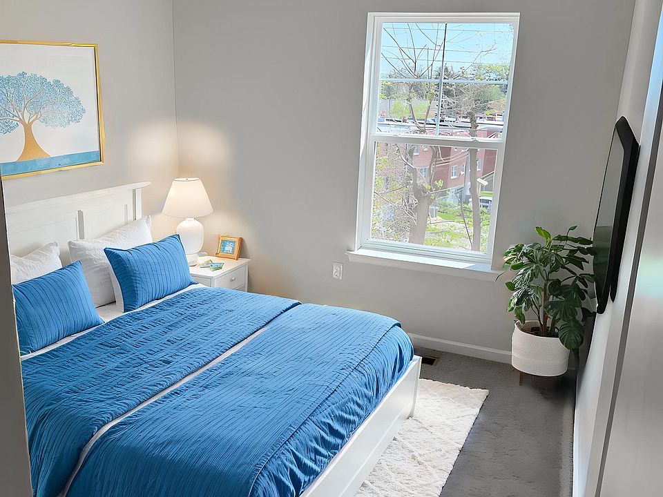 2nd bedroom