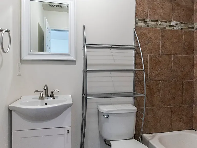 1712 Monument St #A — Photo 13
