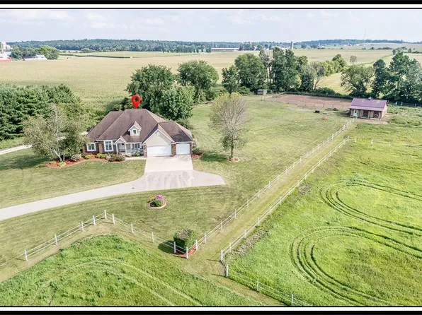 E8403 Church Rd, New London, WI 54961