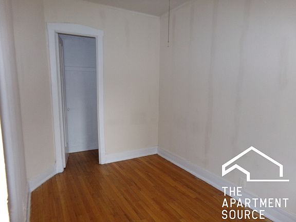 4th image of 6532 N Lakewood Ave APT 1