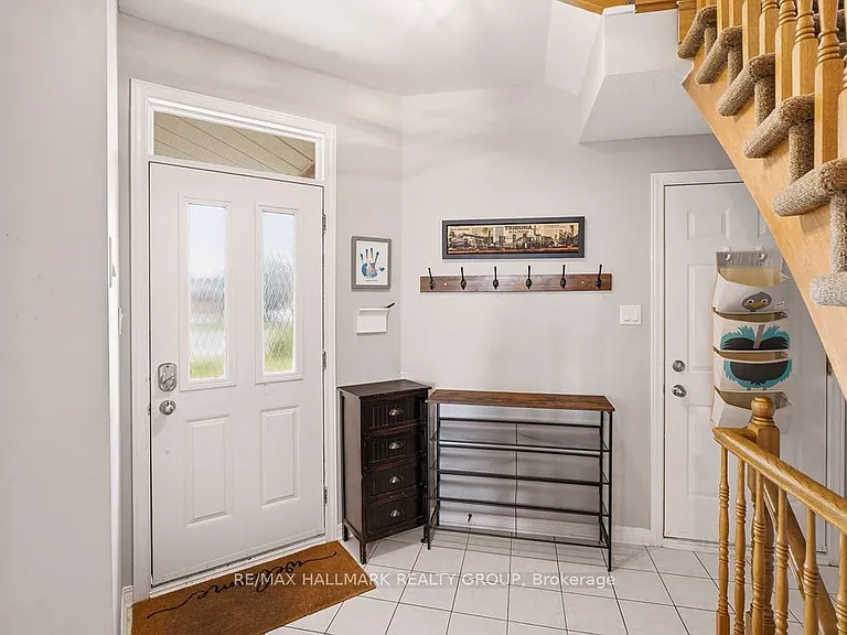1542 Tonilee Dr — Photo 3
