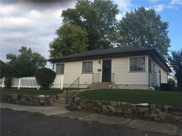712 Grant St, East Rochester, NY 14445