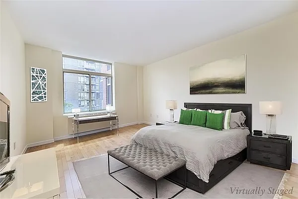 Sold by R New York | media 6