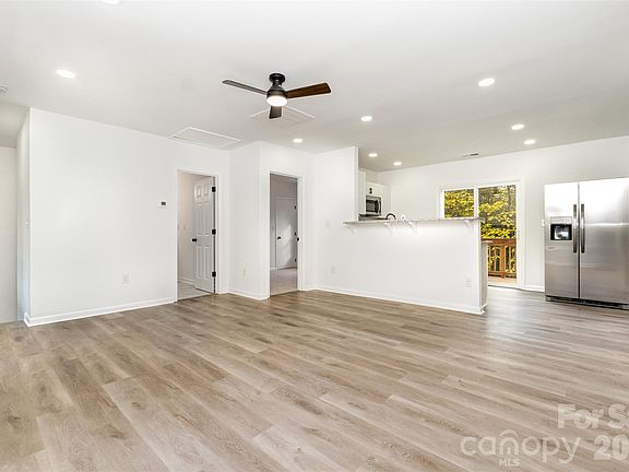 5th image of 503 Circle Dr