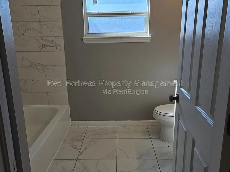 310 Gordon Ave S — Photo 5