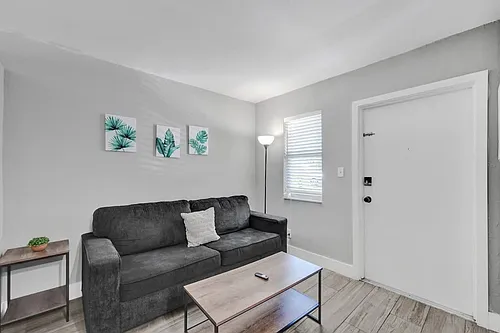50 Davie Blvd Photo 1