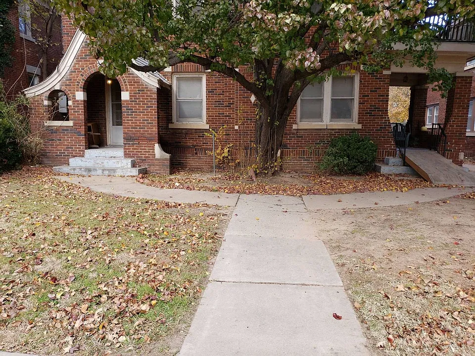 1417 1/2 NW 16th St