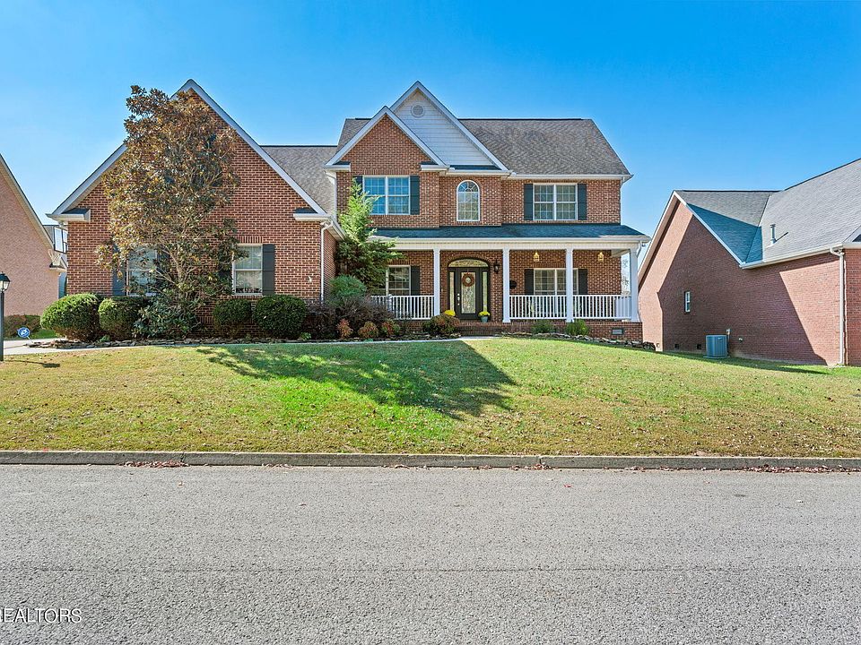 1st image of 956 Annatole Ln