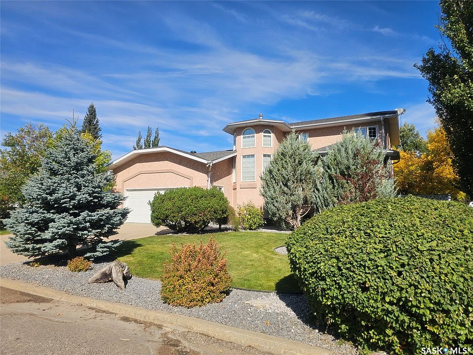 1st image of 169 9th Avenue E